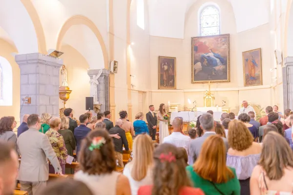Sortie de cérémonie - photographe mariage Pyrénées-Atlantiques