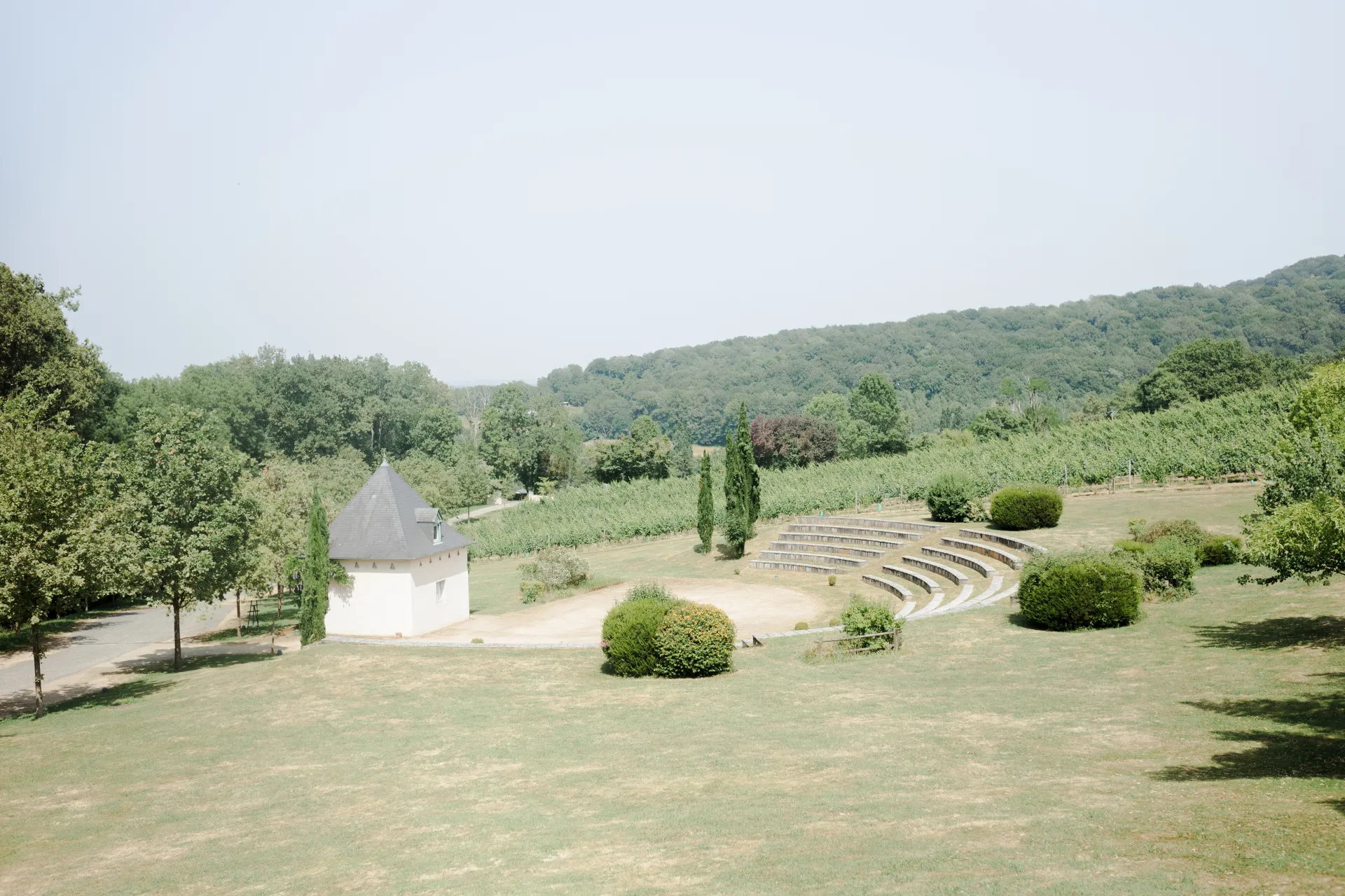 Domaine de mariage près de Pau avec petit pavillon, théâtre de verdure et parc arboré dans les Pyrénées-Atlantiques