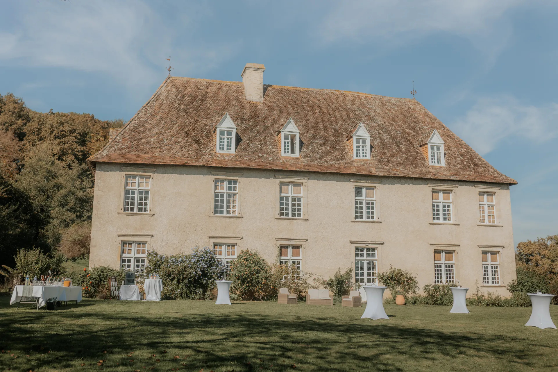 Grand domaine de mariage près de Pau dans les Pyrénées-Atlantiques, avec jardin de réception et bâtisse de charme