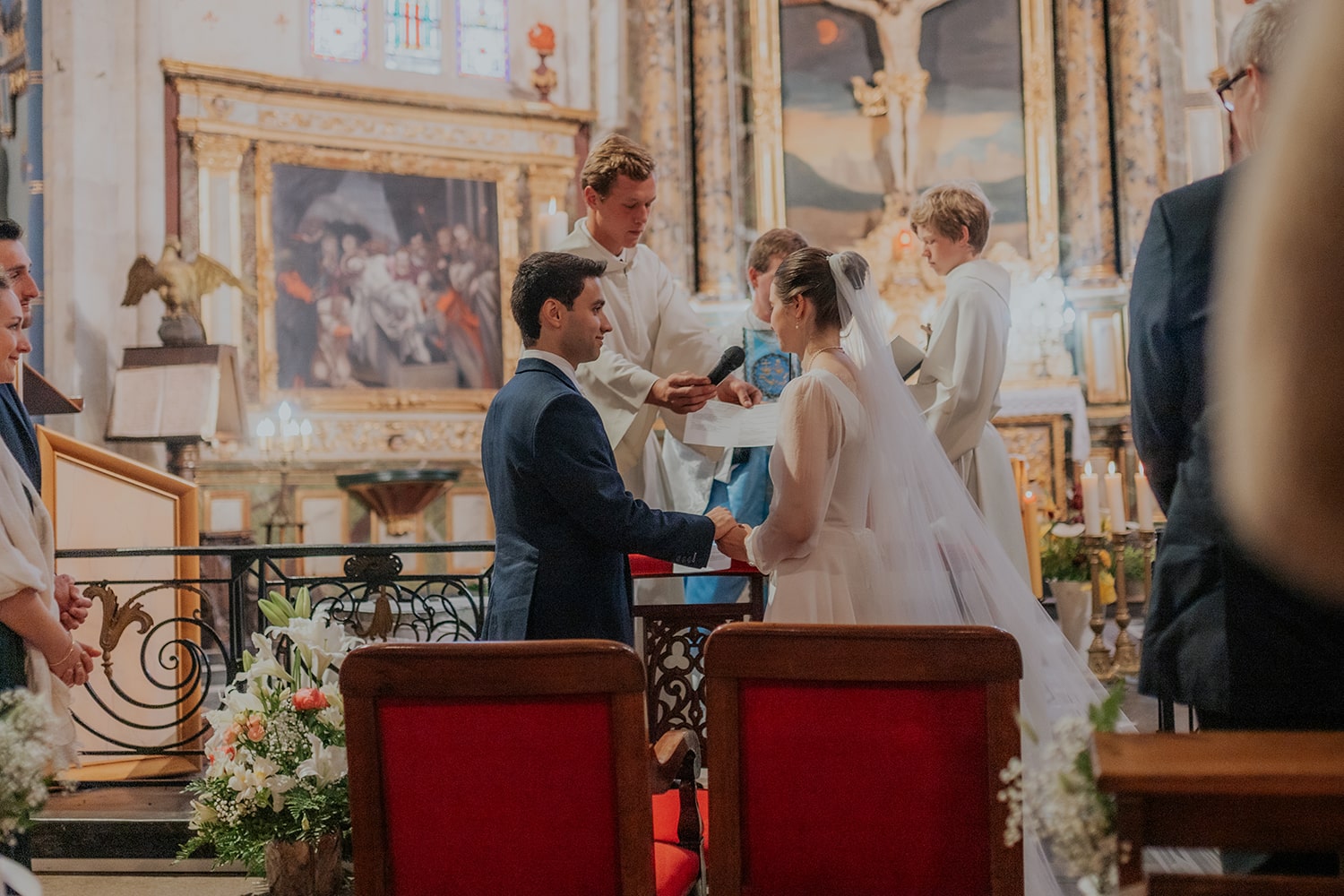 Photographie des mariés à l'église - Photographe mariage pau